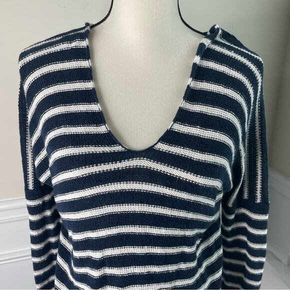 Vince striped linen blue V neck sweater‎ size small - Picture 5 of 7